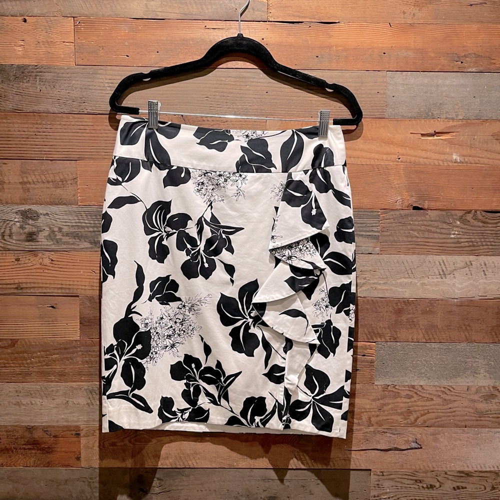 WHBM Skirt with Side Ruffle